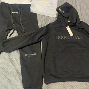 ESSENTIAL TRACKSUIT